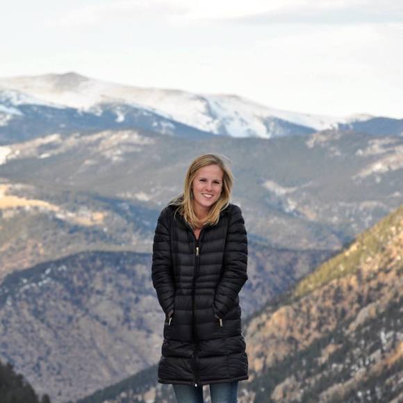 Meet your Posher, Caitlyn