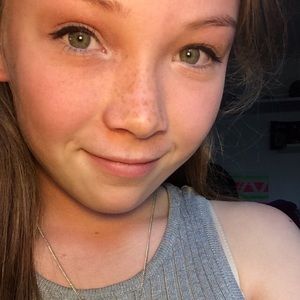 Meet your Posher, Abby