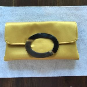 Satin golden-yellow clutch with leopard lining