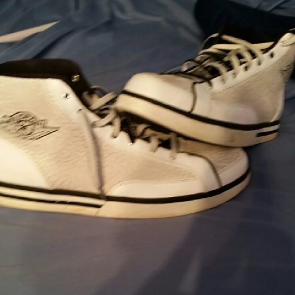 Jordans phly legend cement - Picture 2 of 4