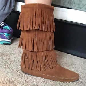 Minnetonka 3 layer fringe boots