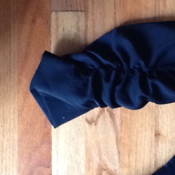 Black blazer with runched sleeves - Picture 3 of 4