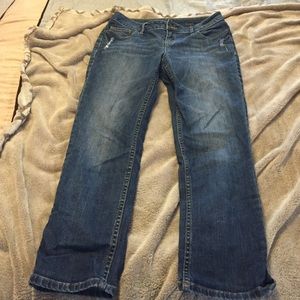 Distressed cropped jeans