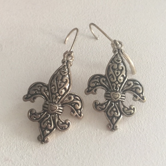 Fleur de lei earrings