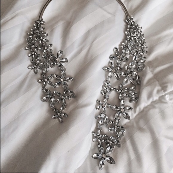 Simulated diamond cascading flowers necklace - Picture 2 of 4