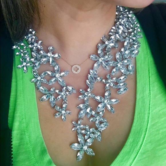 Simulated diamond cascading flowers necklace - Picture 4 of 4
