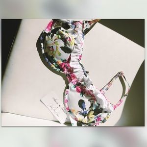 Amore & Sorvete Floral Bikini Top