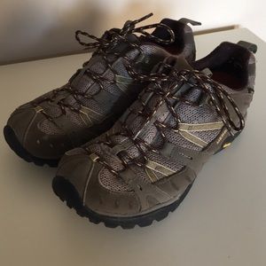Size 9 Merrell Hiking Shoes
