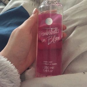 Bombshell is bloom body mist