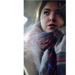 Meet your Posher, Alyssa