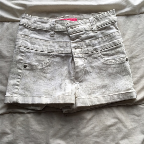 TINSELTOWN Shorts