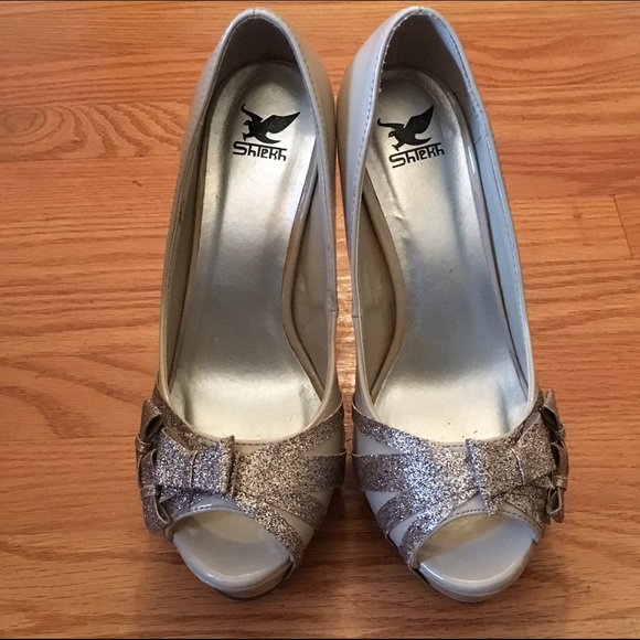 SOLD Gold glitter stilettos