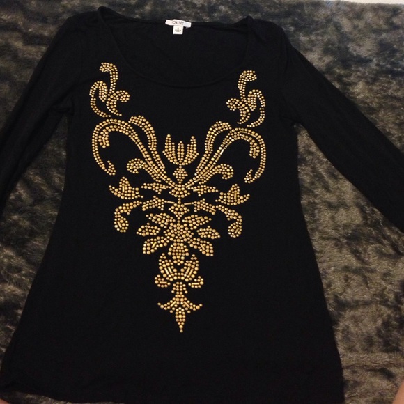 Black long sleeve cache shirt