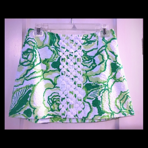 SOLD 🎉🎉Lilly Pulitzer skirt EUC size 4