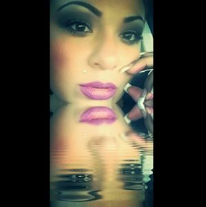 Meet your Posher, Annette