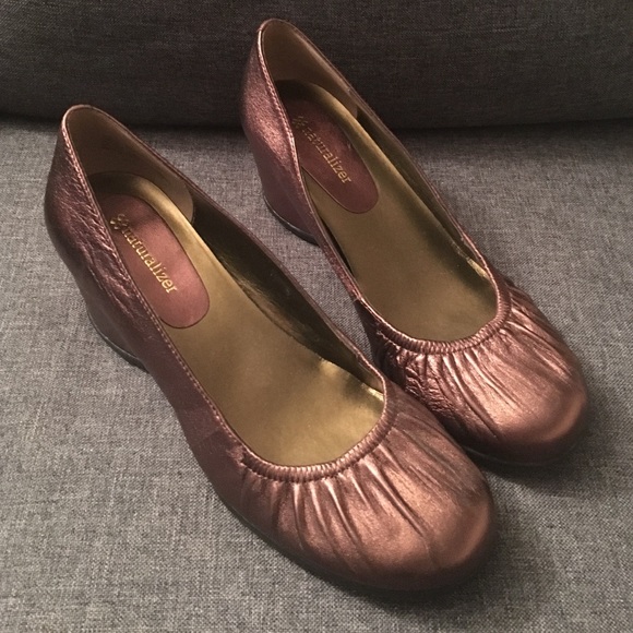 Naturalizer Bronze Wedge Pumps Sz 8