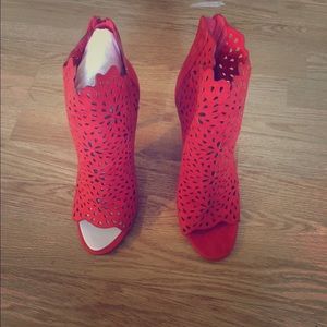 NWOT Aldo Laser Cut Heels