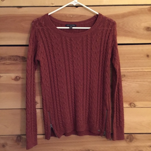 American Eagle Sweater