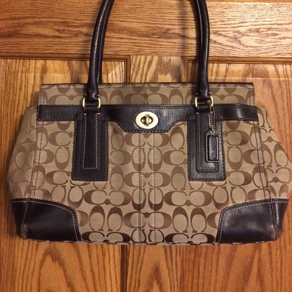 Coach Hamptons Signature Bag
