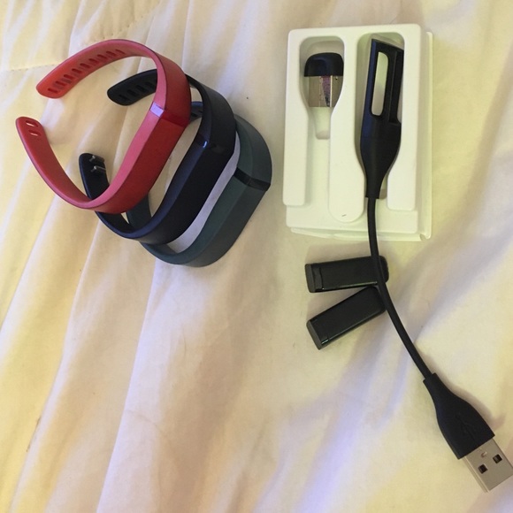 2 Fitbit Flexes