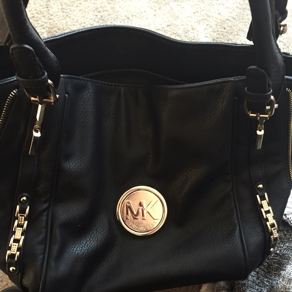 Purse PLEASE READ!!