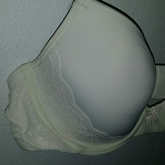 Leonisa Bra - Picture 2 of 4