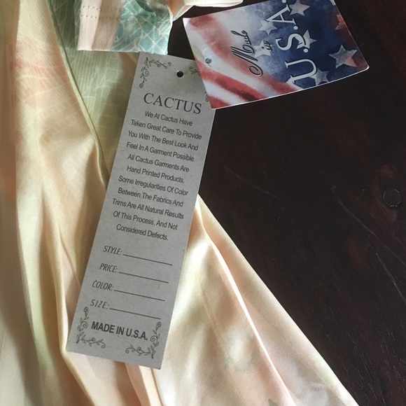 Flowing three-quarter length sleeve dress - Picture 3 of 4