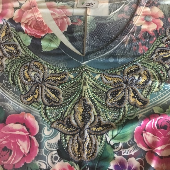 Flowing three-quarter length sleeve dress - Picture 4 of 4