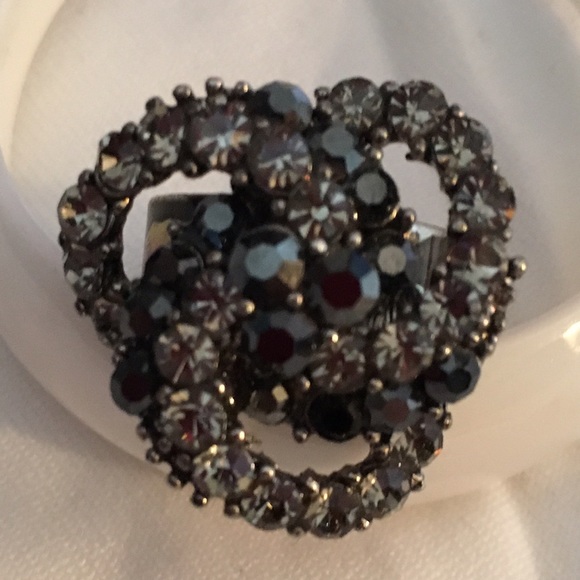 Statement knot ring