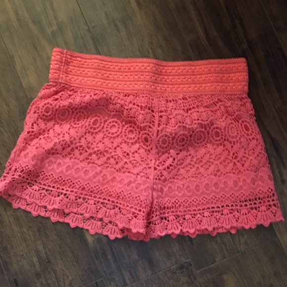 Lace short