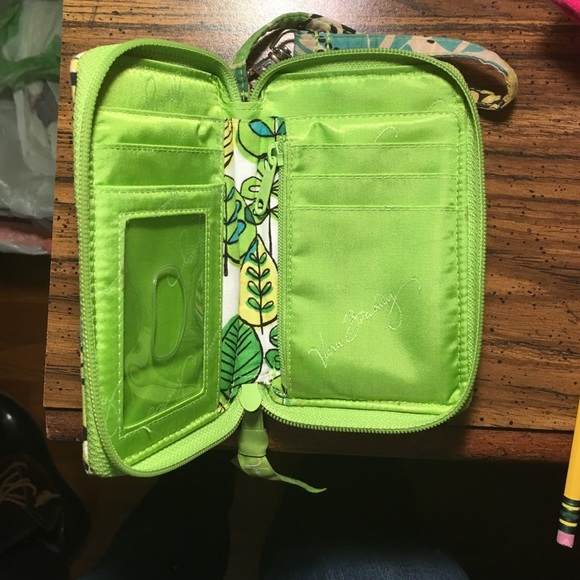 Very Bradley wristlet - Picture 2 of 3