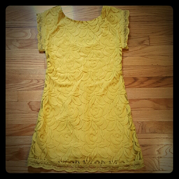 Yellow Scalloped Lace Shift Dress