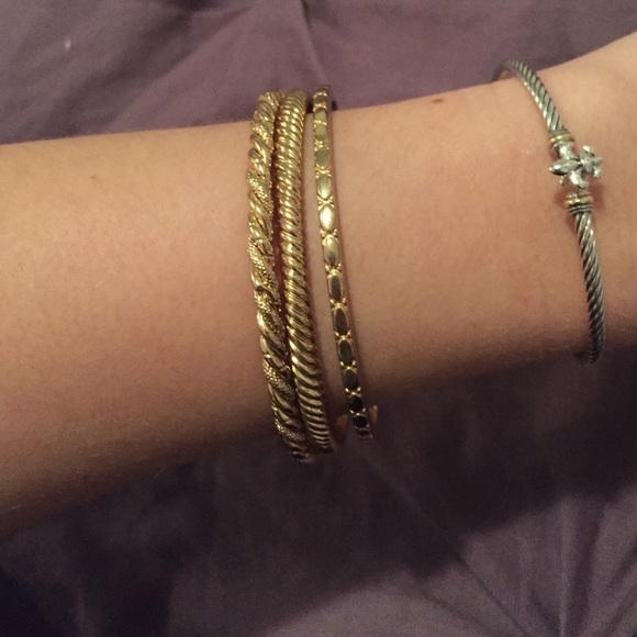 Jewelry bundle!!! 😍 - Picture 2 of 3
