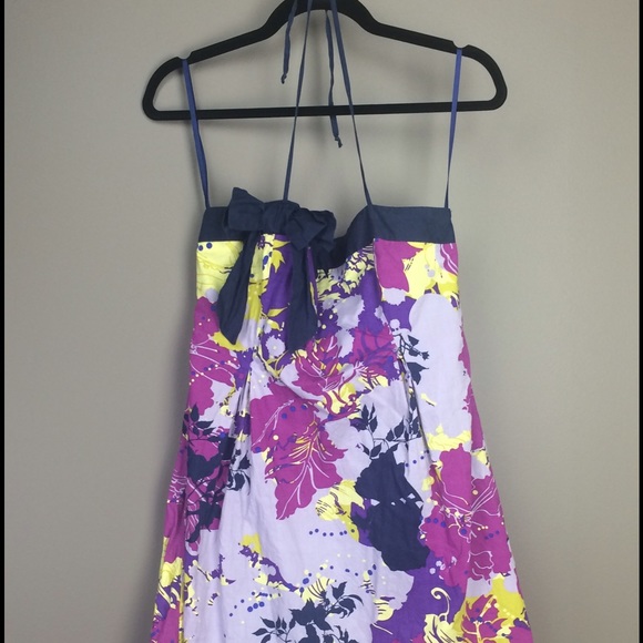 Moody Spring Dress - Picture 4 of 4