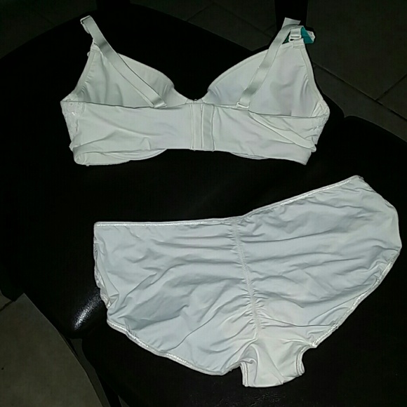Panties and Brasier bundle - Picture 2 of 4