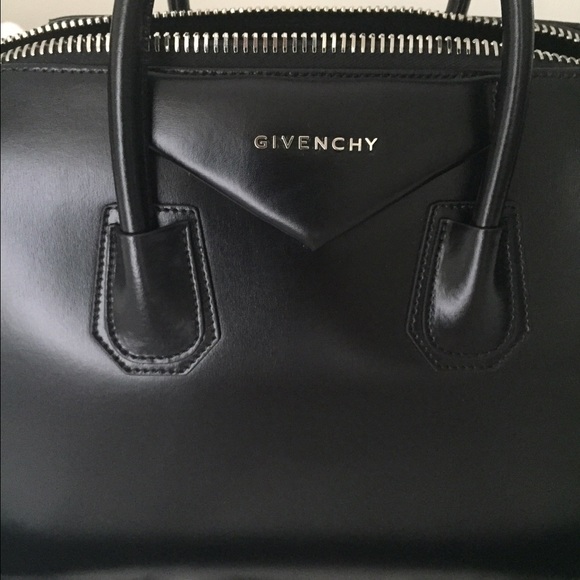 SOLD -- Medium Givenchy Antigona Authentic (black) - Picture 3 of 4
