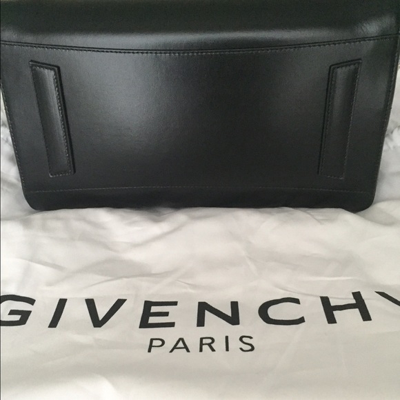 SOLD -- Medium Givenchy Antigona Authentic (black) - Picture 4 of 4
