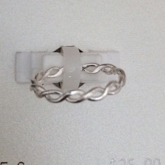New Sterling Silver Ring - Picture 3 of 4