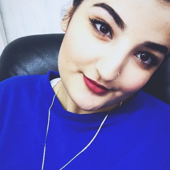 Meet your Posher, Dilara