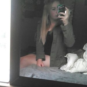 Meet your Posher, Elissa