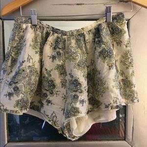 Floral print soft shorts