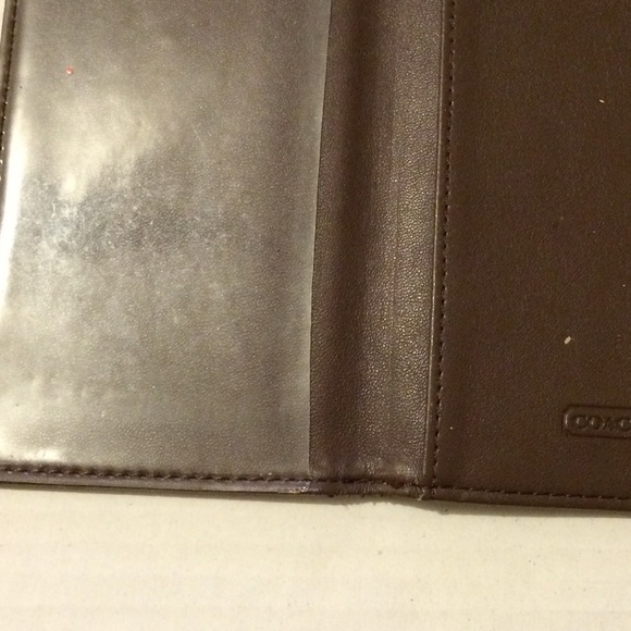 Coach one compartment wallet ,zip around preowned - Picture 1 of 2