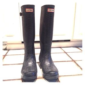 🔥FLASH SALE🔥Hunter Rain Boots! Navy Blue - snake