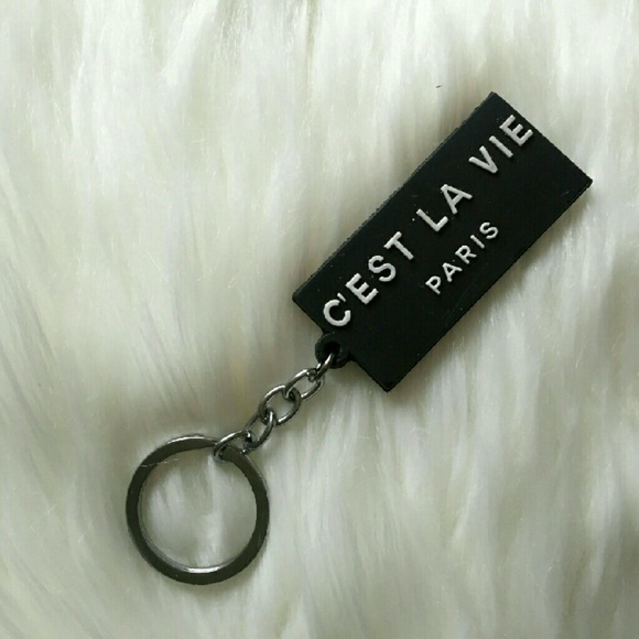 ❌SOLD❌ BRANDY MELVILLE KEYCHAIN
