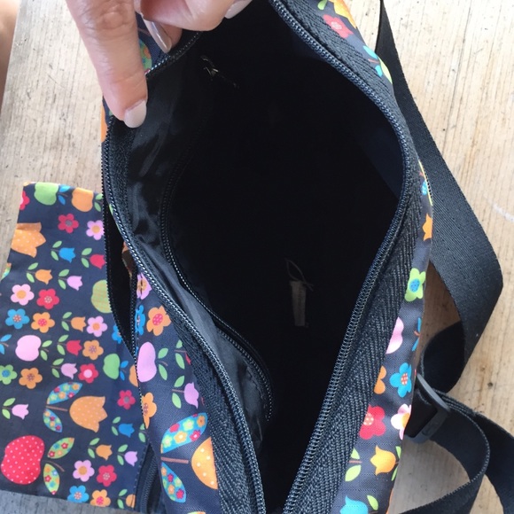LeSportsac Bag & pouch - Picture 2 of 3