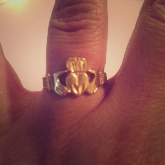 14k gold Claddagh  ring