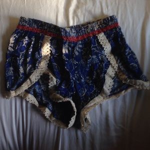 La hearts xs pac sun shorts