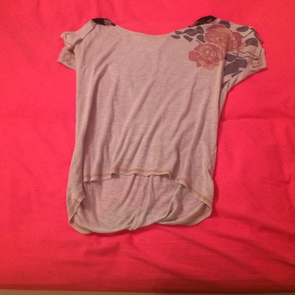 Size small, lace back, grey with flowers=shoulder