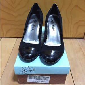 Life Stride Cap Toe Heels 5.5US