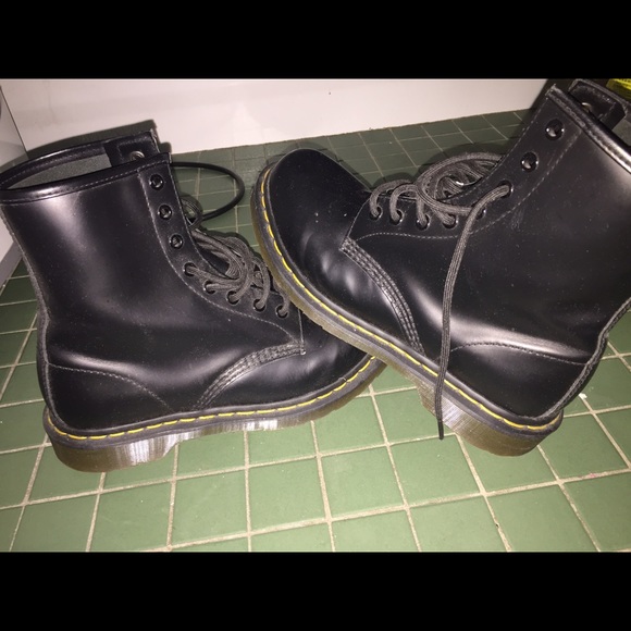 Dr. Martens Wore 1x (woman: 9 men: 7)